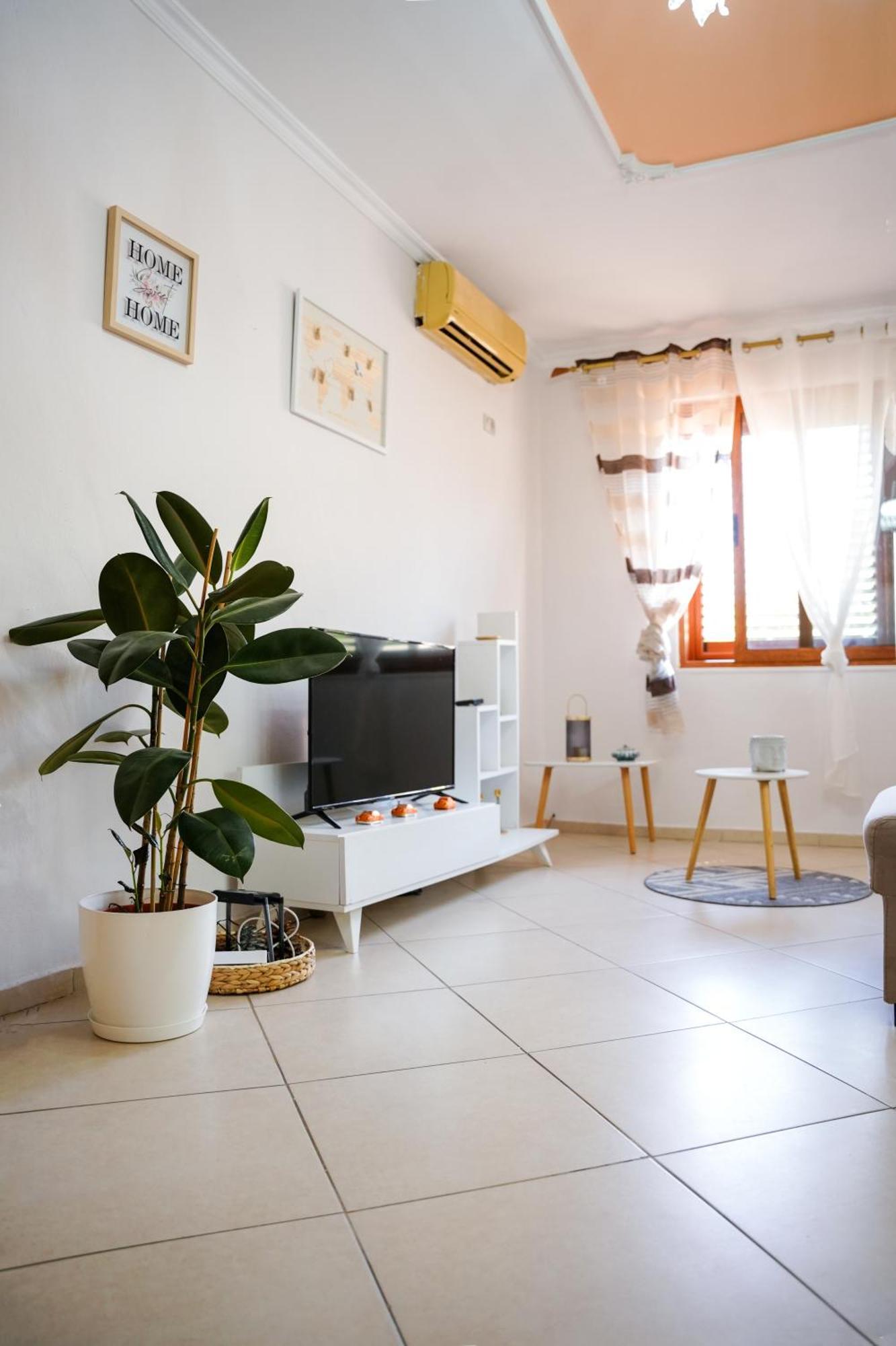 Tirana Centre Lions Gate 1 Apartment Екстер'єр фото
